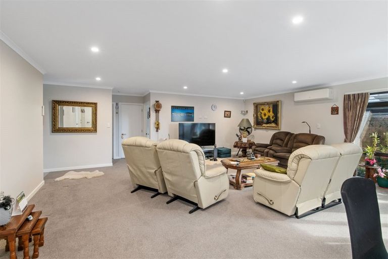 Photo of property in 1 Fairfield Road, Levin, 5510