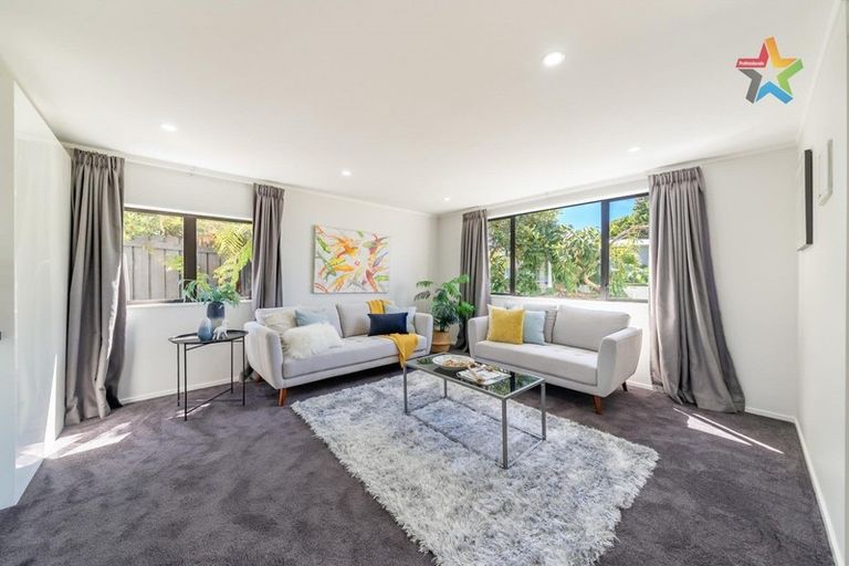 Photo of property in 186 Holborn Drive, Stokes Valley, Lower Hutt, 5019