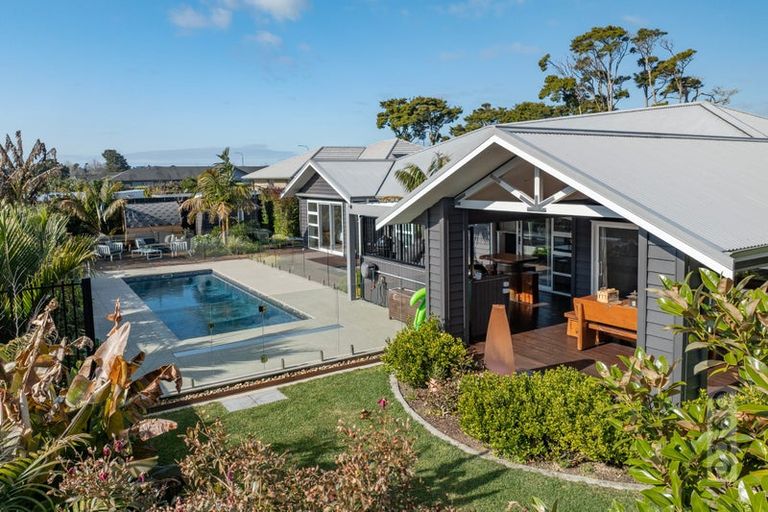 Photo of property in 212 Matua Road, Kumeu, 0810