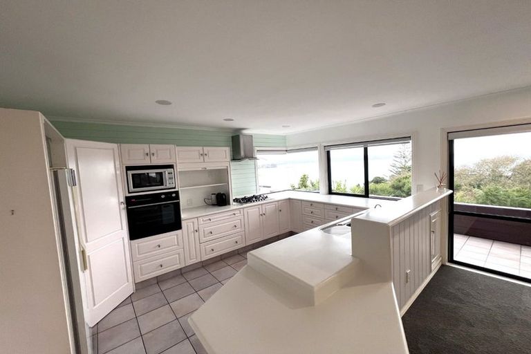 Photo of property in 40b Duncansby Road, Stanmore Bay, Whangaparaoa, 0932