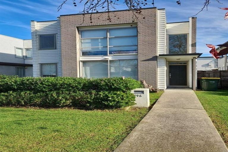 Photo of property in 196 Porchester Road, Takanini, 2112