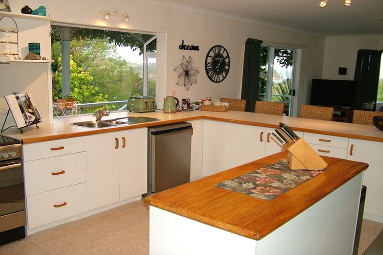 Photo of property in 135 Hillcrest Road, Hatfields Beach, Orewa, 0931