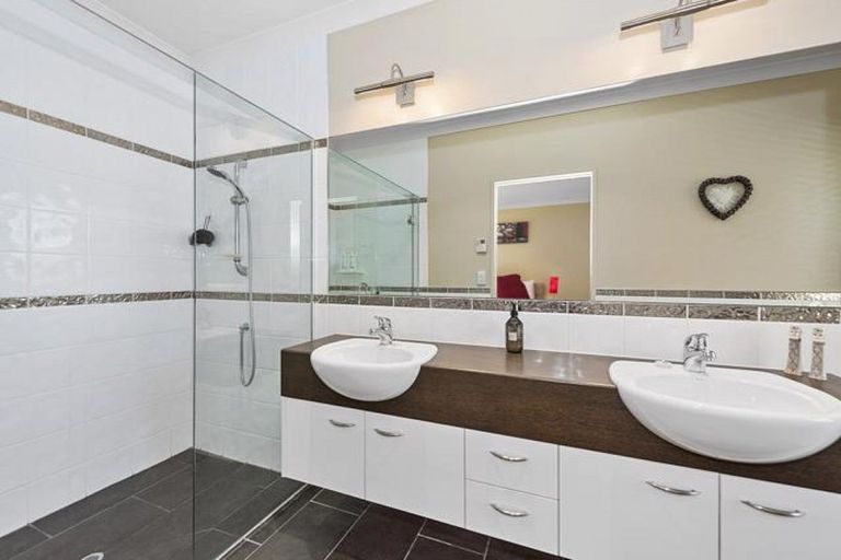 Photo of property in 8 Ravenscourt Place, Huntington, Hamilton, 3210