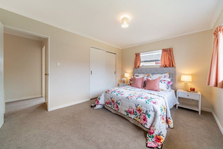 Photo of property in 3 Oak Street, Ebdentown, Upper Hutt, 5018