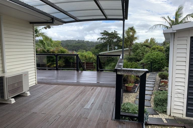 Photo of property in 57 Avonleigh Road, Green Bay, Auckland, 0604