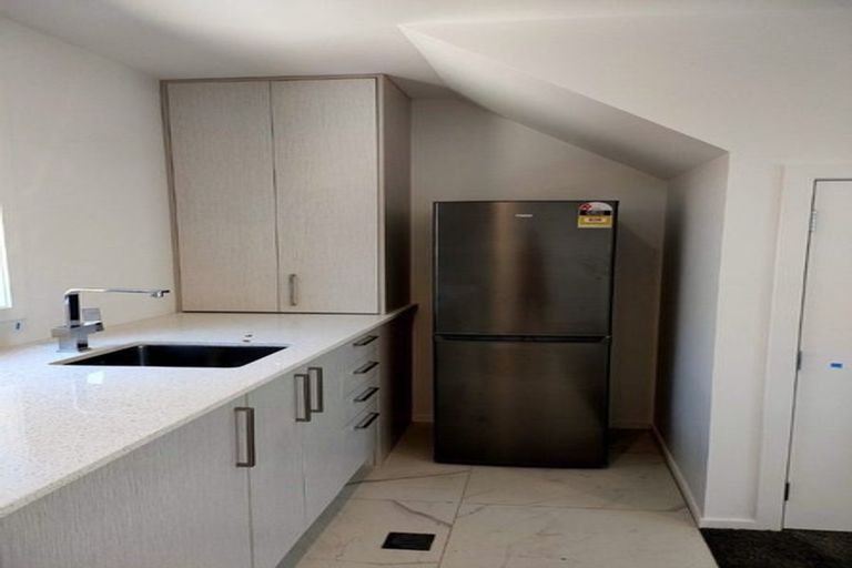 Photo of property in 4/22 Denver Avenue, Sunnyvale, Auckland, 0612