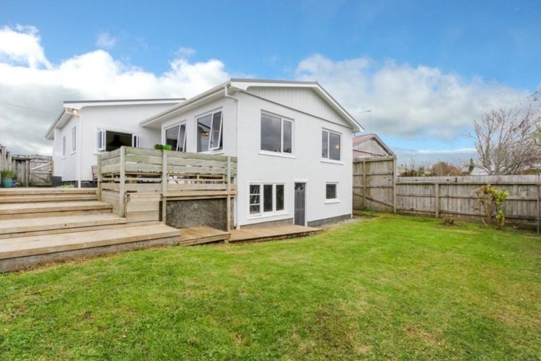 Photo of property in 5 Atiawa Street, Glen Avon, New Plymouth, 4312
