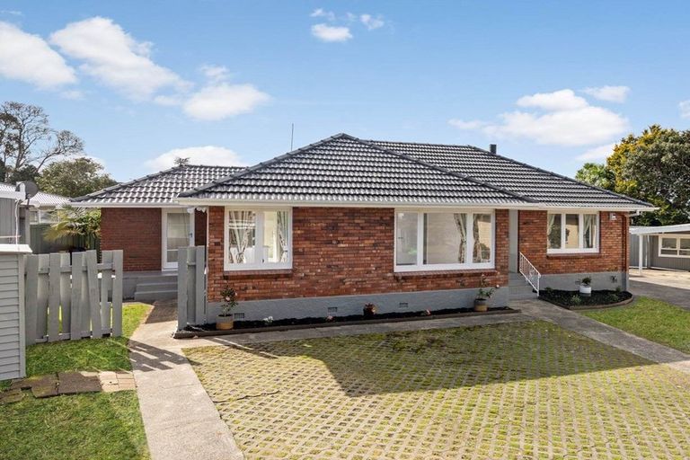 Photo of property in 31 London Street, Te Atatu Peninsula, Auckland, 0610
