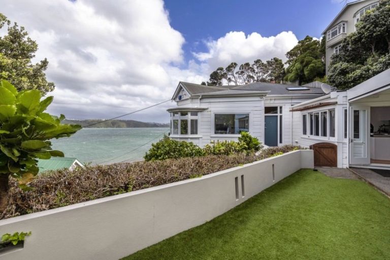 Photo of property in 38 Evans Bay Parade, Roseneath, Wellington, 6021