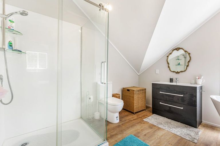 Photo of property in 17 Yelash Road, Massey, Auckland, 0614