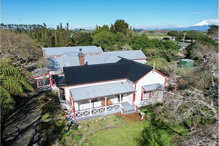 Photo of property in 6 Inland Road North, Tikorangi, Waitara, 4383