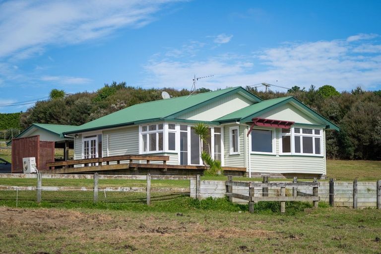 Photo of property in 34 Waikopua Road, Whitford, 2571