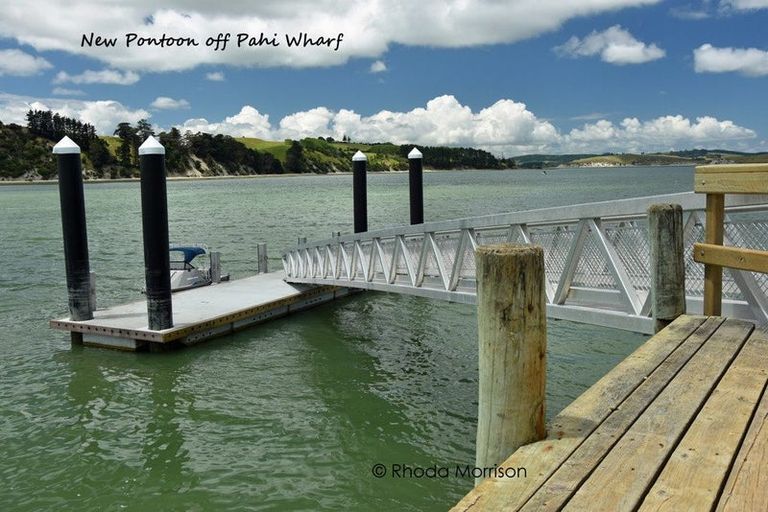 Photo of property in 12 Arahanga Road, Paparoa, 0571