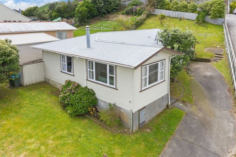 Photo of property in 82 Waihora Crescent, Waitangirua, Porirua, 5024
