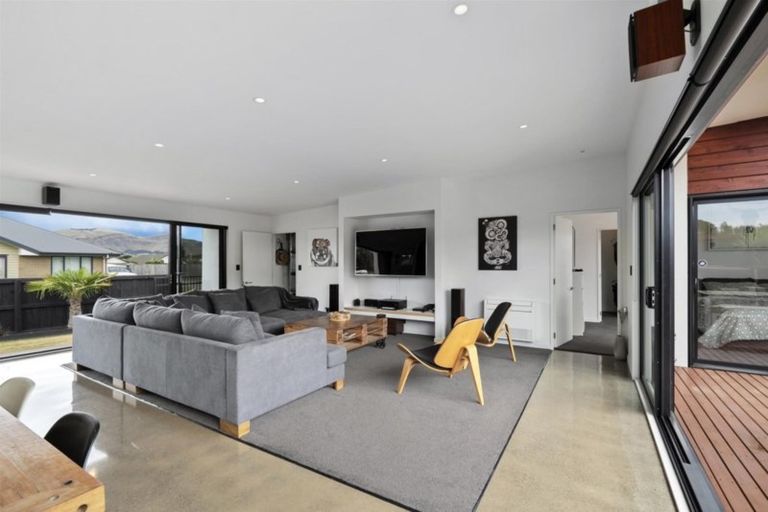 Photo of property in 10 Munich Place, Bromley, Christchurch, 8062