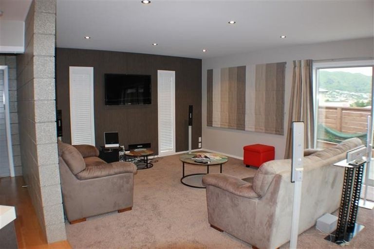 Photo of property in 3 Cresswell Place, Johnsonville, Wellington, 6037