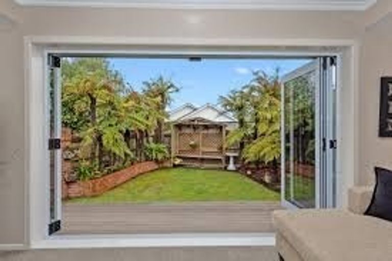 Photo of property in 9 Lynwood Place, Chedworth, Hamilton, 3210