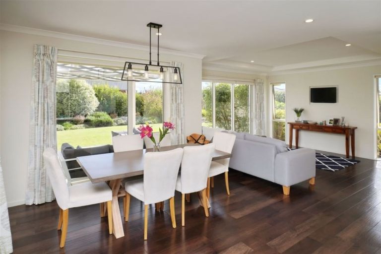 Photo of property in 14 Riverside Way, Amberley, 7410