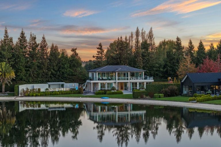 Photo of property in 37 Oakgrove Drive, Rangiora, 7400