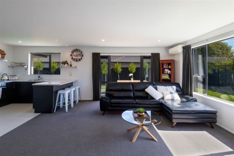 Photo of property in 32 Eyrewell Road, Pegasus, 7612