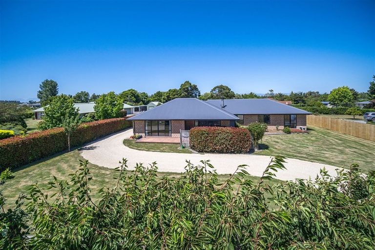 Photo of property in 6 Willowside Place, Amberley, 7410