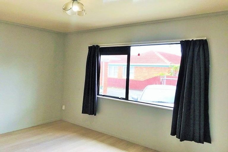 Photo of property in 33 Valentine Street, Papakura, 2110