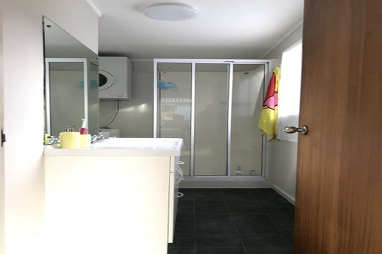 Photo of property in 51 Awaruku Road, Torbay, Auckland, 0630