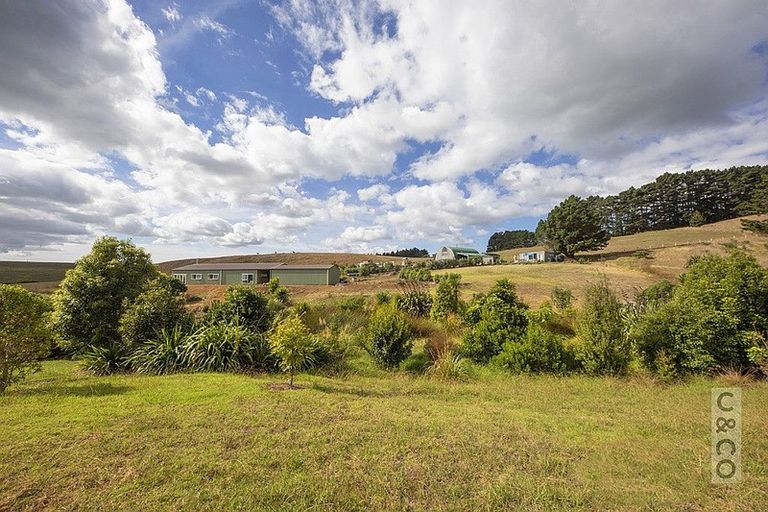 Photo of property in 231 Taiapa Road, Muriwai, Waimauku, 0881