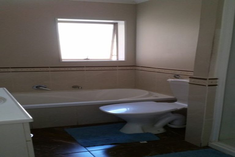 Photo of property in 223 Triangle Road, Massey, Auckland, 0614