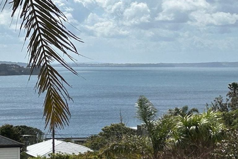 Photo of property in 17 Rothesay Bay Road, Rothesay Bay, Auckland, 0630