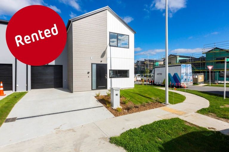 Photo of property in 11 Mawai Hakona Drive, Wallaceville, Upper Hutt, 5018