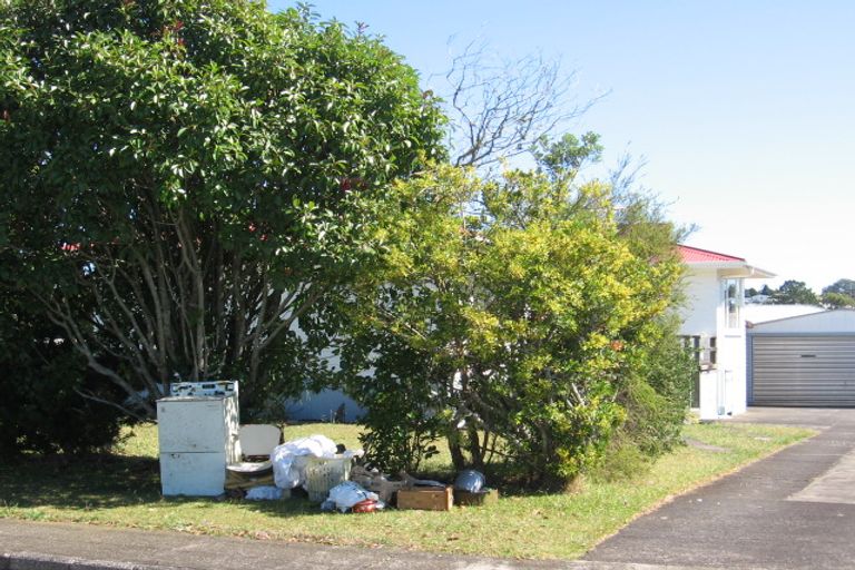 Photo of property in 28 Kiernan Place, Kelston, Auckland, 0602