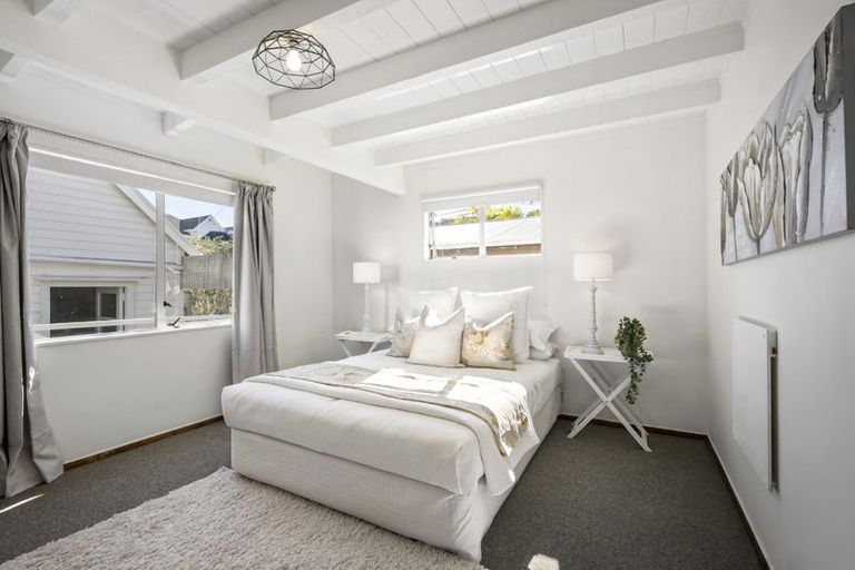 Photo of property in 27 Hastings Parade, Devonport, Auckland, 0624