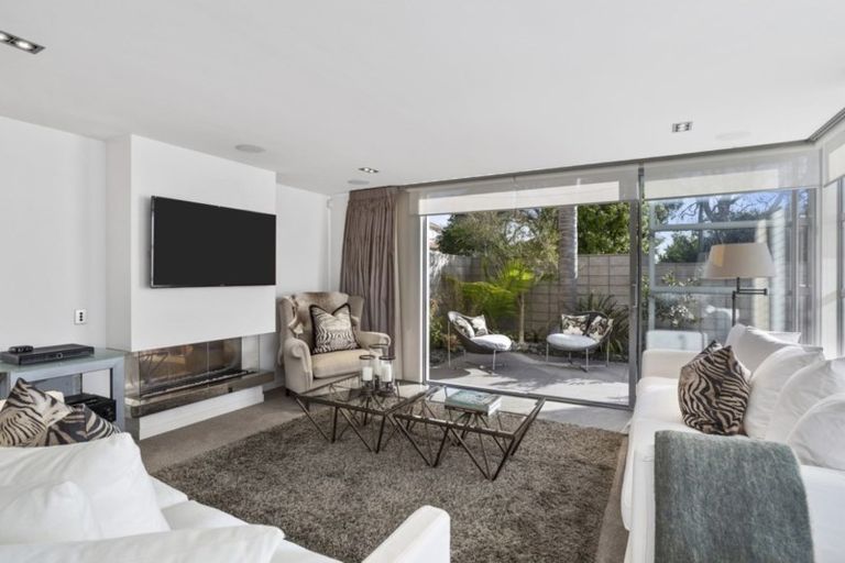 Photo of property in 2a Pierce Road, Milford, Auckland, 0620