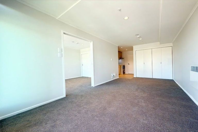 Photo of property in 2e/30 Westward Ho, Glen Eden, Auckland, 0602