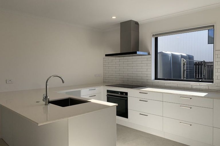 Photo of property in 18 Hema Road, Hobsonville, Auckland, 0616