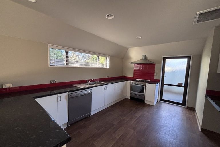 Photo of property in 4 Regalwood Close, Parklands, Christchurch, 8083