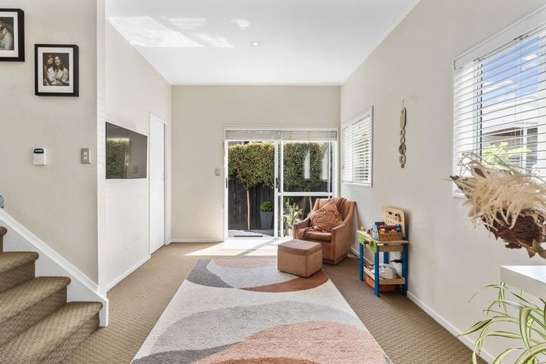 Photo of property in 1/21 Onepoto Road, Hauraki, Auckland, 0622