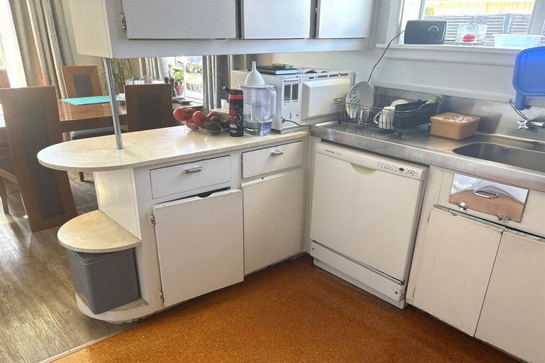 Photo of property in 2/223 Springfield Road, St Albans, Christchurch, 8014