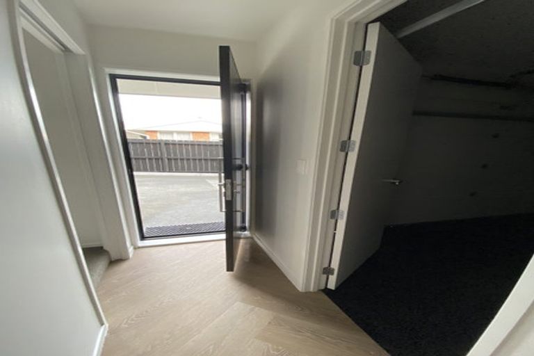 Photo of property in 2/11 Lewis Road, Pakuranga, Auckland, 2010