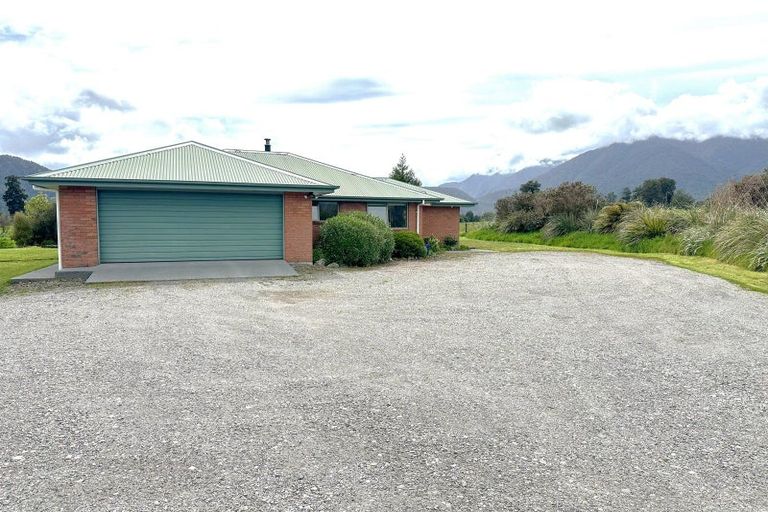 Photo of property in 224 Cook Flat Road, Fox Glacier, 7886