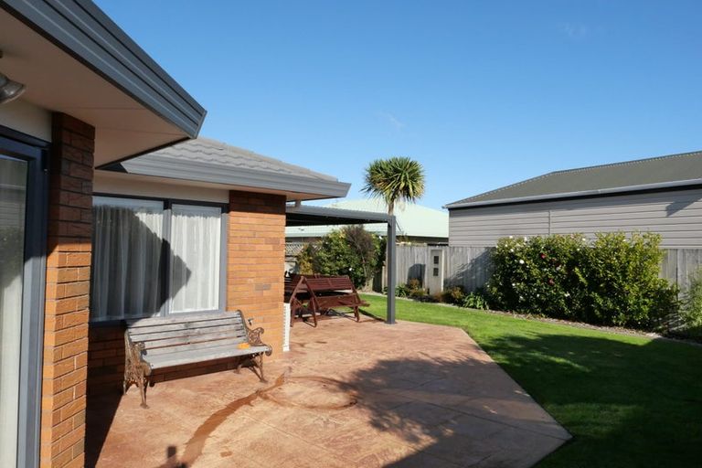 Photo of property in 68 Guildford Drive, Paraparaumu, 5032