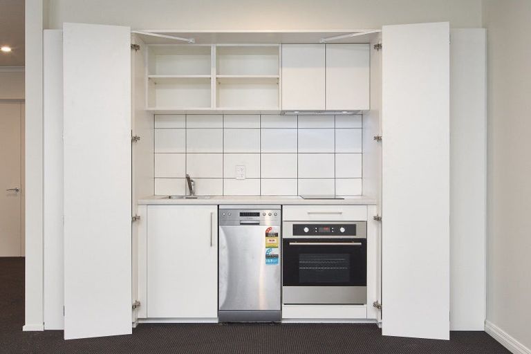 Photo of property in St James Courts, 2/77 Gloucester Street, Christchurch Central, Christchurch, 8013