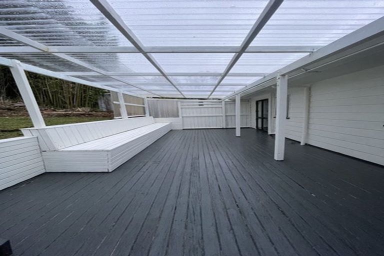 Photo of property in 17 Theban Place, Totara Vale, Auckland, 0629