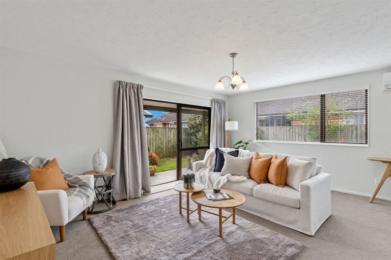 Photo of property in 2/260 Lincoln Road, Addington, Christchurch, 8024