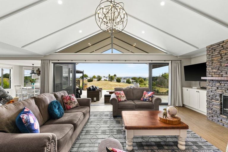 Photo of property in 136 Kopanga Road, Havelock North, 4130