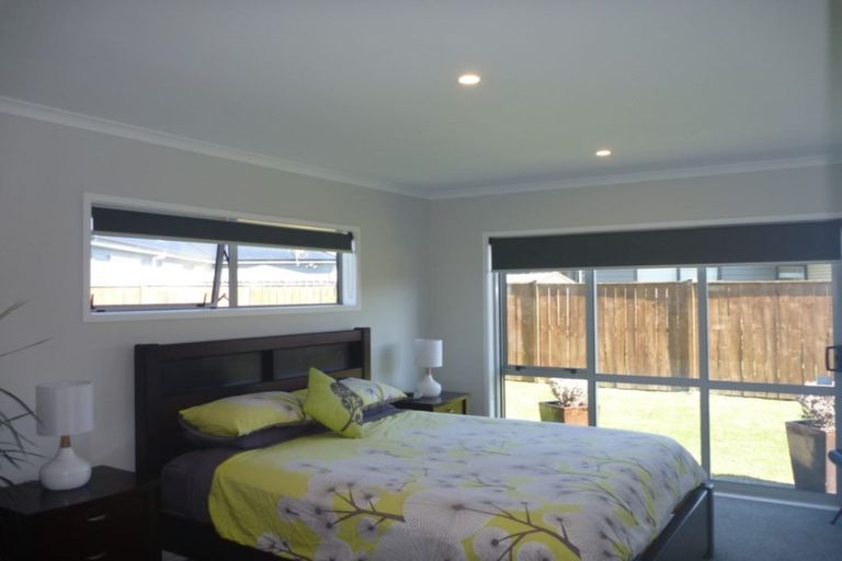 Photo of property in 14 Malbec Place, Huapai, Kumeu, 0810