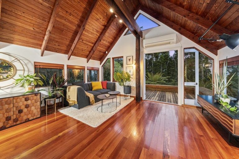 Photo of property in 71 Takahe Road, Titirangi, Auckland, 0604