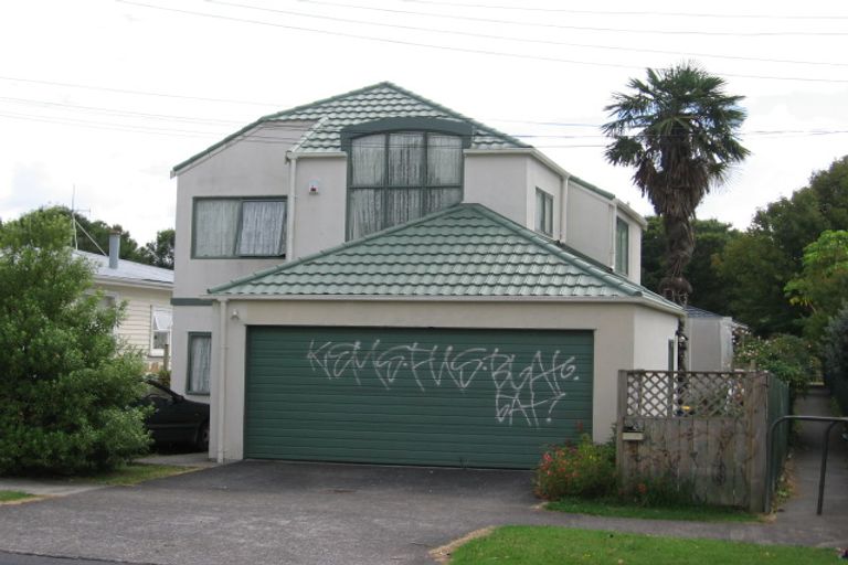 Photo of property in 3/39 Miro Street, New Lynn, Auckland, 0600