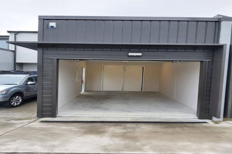 Photo of property in 129 Glenvar Ridge Road, Long Bay, Auckland, 0630